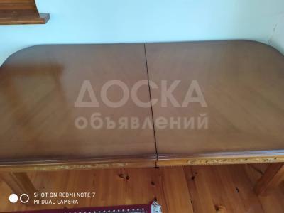 Продаю стол + 8 стульев !

 

2 метра, раздвигается 2,5 метра

натуральное дерево