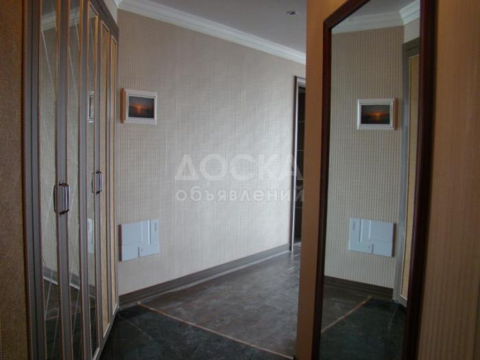 Продаю квартиру 3-ком., 142кв. м., этаж - 8/10, Ахунбаева/Тыналиева.