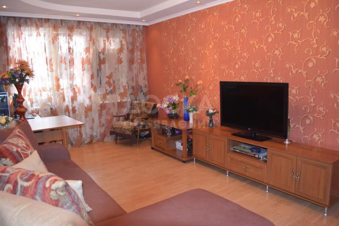 Продаю 2-ком кв в 5 мкр. Без посредников