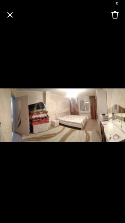 Продаю 2-комнатную квартиру, 65кв. м., этаж - 2/3, Пишпек.