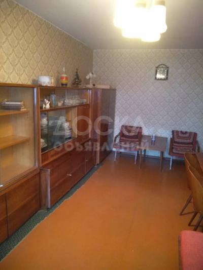 Продаю 2-комнатную квартиру, 46кв. м., этаж - 3/4, 10 мкр.