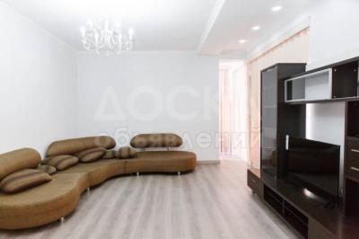 Продаю 2-комнатную квартиру, 70кв. м., этаж - 6/10, Тоголок Молдо/ Исанова.