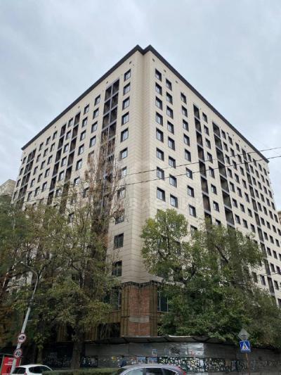 Продаю 3-комнатную квартиру, 180кв. м., этаж - 3/10, Золотой квадрат по 800$ Рассрочка.