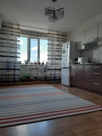 Продаю 1-комнатную квартиру, 45.6кв. м., этаж - 10/10, Тунгуч 64/4.