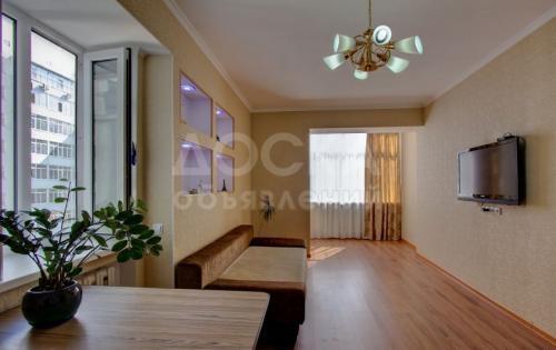 Продаю квартиру 2-ком., 50кв. м., этаж - 9/10, 7мкр.