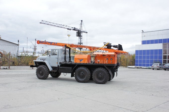 Буровая установка УРБ 2А2