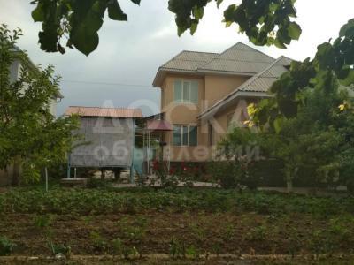 Продаю дом 1-ком., 1кв. м., этаж-2, 6-сот., стена кирпич, ж/м Ак-Орго.