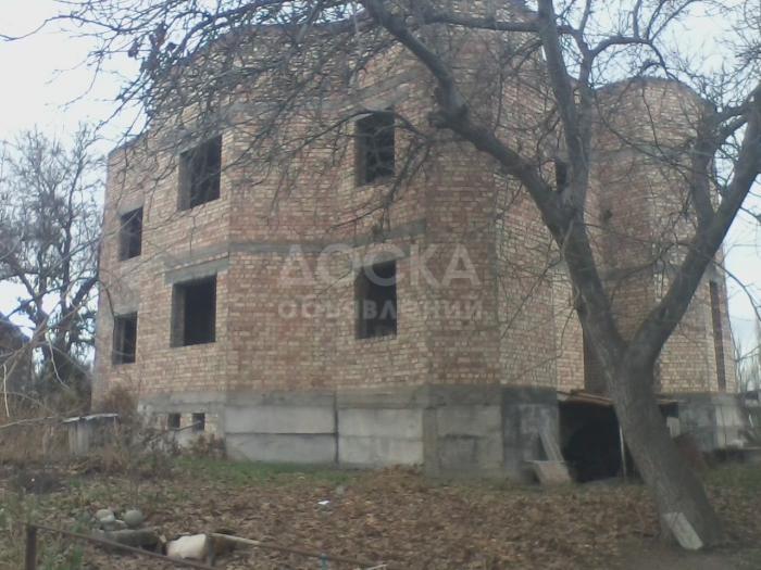 Продаю дом, 12-ком., 700м2кв. м., этаж-3, 6-сот., стена кирпич, С. Военно Антоновка.ул.Красноармейская 52,