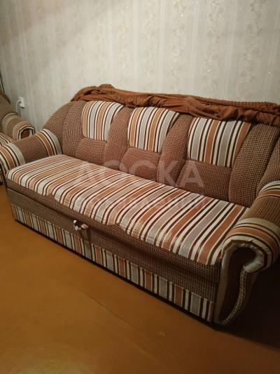 Продаётся Диван кровать, мини диван и два кресла.