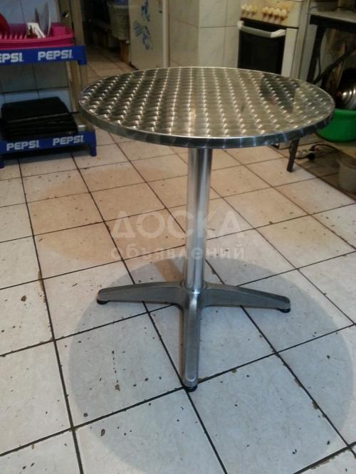 Столы коктейльные круглые (60 см) и квадратные (60х60 см)