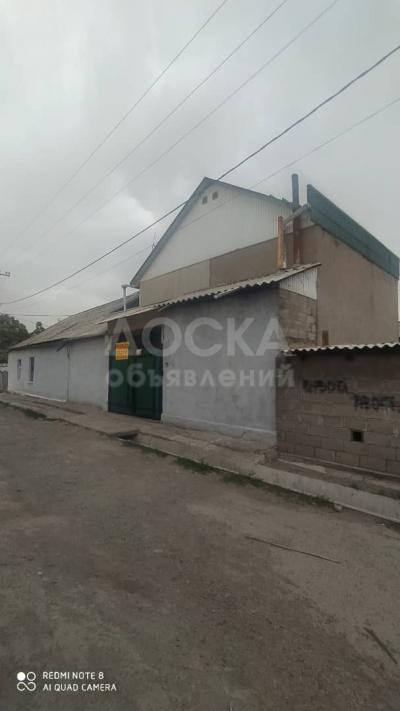 Продаю дом  этаж-1, 6-сот., стена кирпич, ул. Камбаралы Бабулова (бывшая Зеленая).