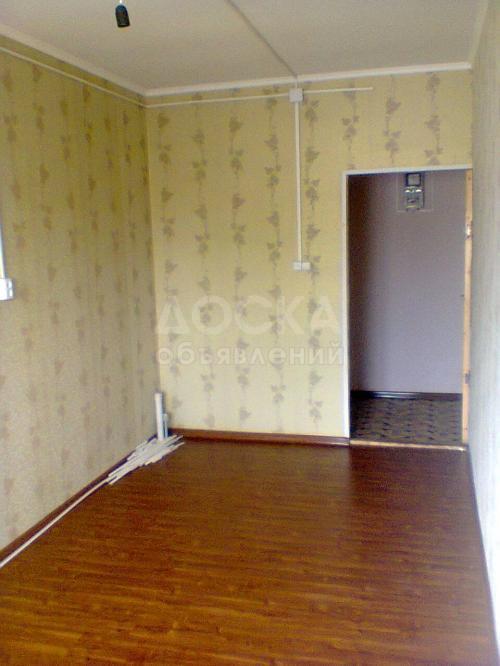 Продаю квартиру 1-ком., 13кв. м., этаж - 2/2, мичурина 183.