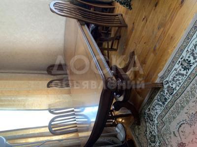 Стол для гостиной