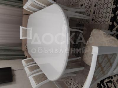 ПРОДАЮ ШИКАРНЫЙ СТОЛ СО СТУЛЬЯМИ. РАЗМЕР 2.5 НА 1.2 В ОТЛИЧНОМ СОСТ. СТУЛЬЯ 8 ШТУК.