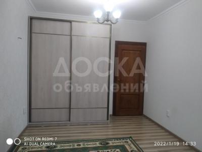 Продаю 2-комнатную квартиру, 68кв. м., этаж - 7/9, 8 мкр.