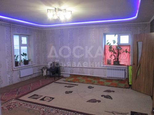 Продаю дом 6-ком., 150м2кв. м., этаж-1, 3,5 -сот., стена кирпич, Алматинская Огомбаева.