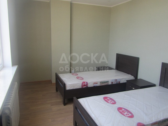 Продаю квартиру 4-ком., 128м2кв. м., этаж - 4/10, Исанова-Московский,