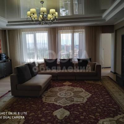 Продаю 4-комнатную квартиру, 137кв. м., этаж - 10/10,  Ак-Кеме.