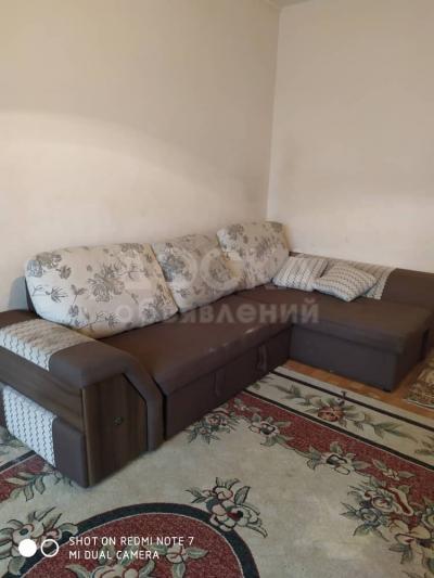 Продаю мягкий уголок - диван трансформер - 10 500 сом

стол раздвижной 2-х камерный - 8500 сом

стол деревянный раздвижной (2 метра, после раздвижения 2,5 м) - 20 000 сом