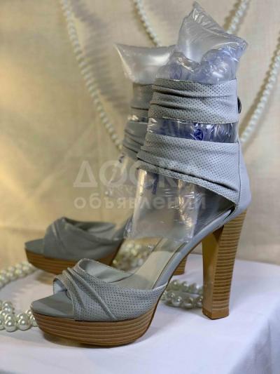 Босоножки, 38 р.