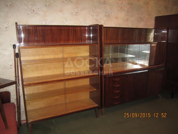 продаем 2 серванта