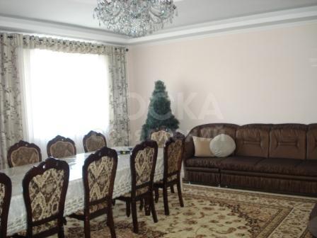 Срочно продаю 4-х к.квартиру, в элитном доме, в центре, ул.Советская/Горького (Вефа центр), 9/10, цена 180тыс.$ (торг)