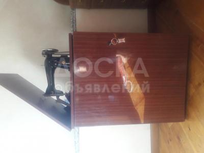 Швейная машина Подольск с тумбой