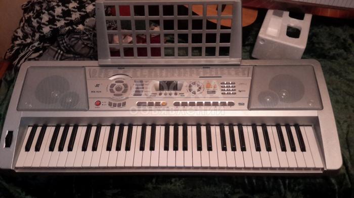 Синтезатор МК 928 8000 сом