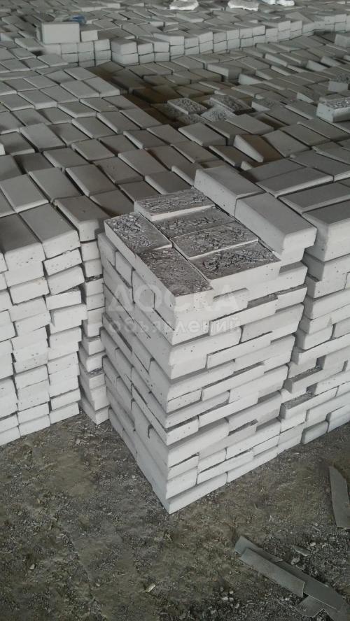 Брусчатка в наличии 700 м2 в форме кирпичика