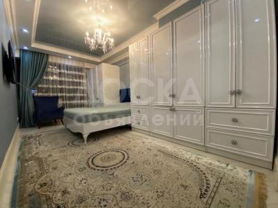 Продаю 3-комнатную квартиру, 123кв. м., этаж - 7/9, Дордой Плаза.