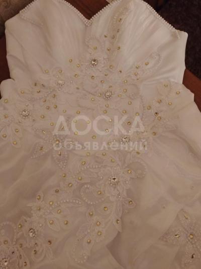 Продаю свадебное платье. Одевалось 1 раз. Размер - стандарт