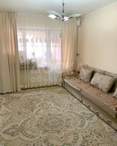 Продаю 1-комнатную квартиру, 38кв. м., этаж - 9/9, 12 мкр.