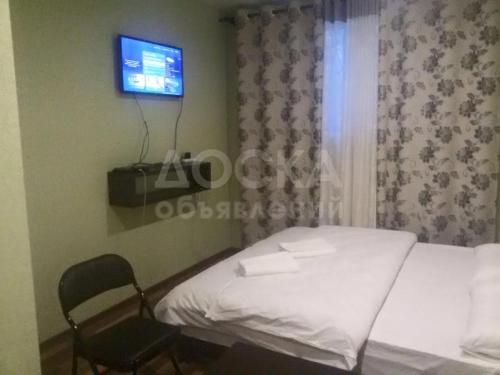 Продаю квартиру 4-ком., 90кв. м., этаж - 1/5, шота руставели 46.