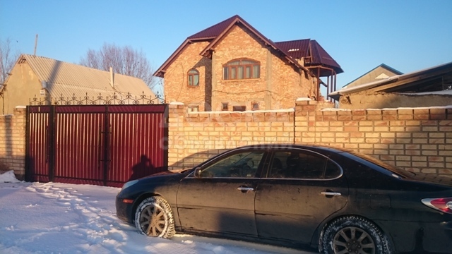 Продаю двухэтажный особняк срочно,