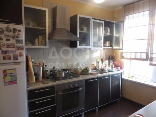 Продаю дом 4-ком., 232кв. м., этаж-1, 7-сот., стена кирпич, Баялинова-Турусбекова.