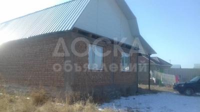 Продаю дом 4-комнатную 96кв. м., этаж-1, 4-сот., стена кирпич, ак ордо.