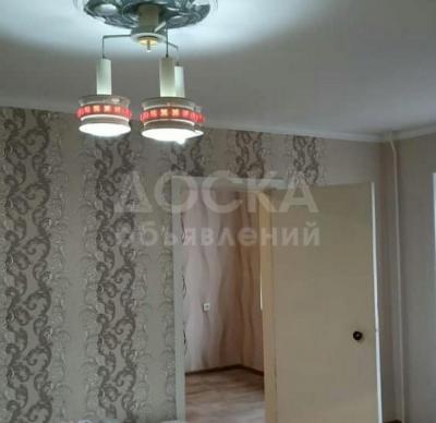 Продаю 2-комнатную квартиру, 40кв. м., этаж - 1/4, Тыныстанова/Донецкая. .