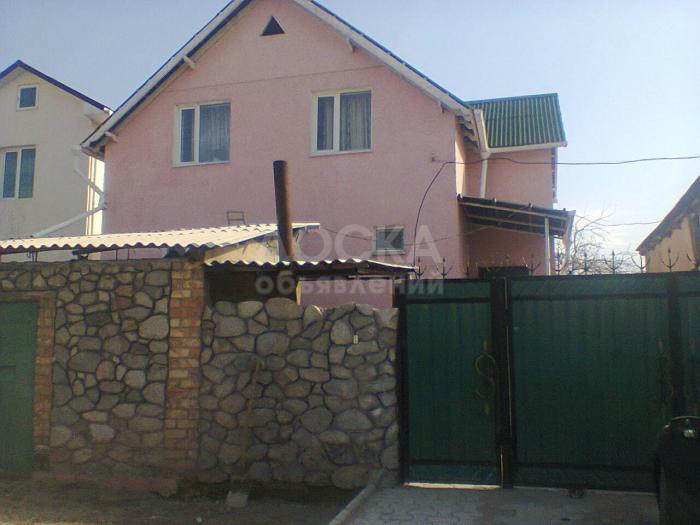 Продается или сдается на длительный срок большой двухэтажный дом с подвалом в ж.м. Ынтымак (выше «Царского села»).