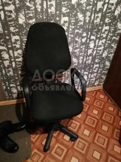 Офисное кресло