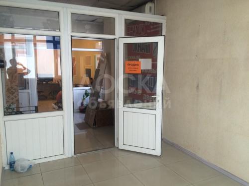 Продаю коммерческую недвижимость торговые помещения 11,9кв. м., ул. Шопокова 89, ТД Аалам, рядом с Мегакомфортом,