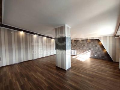 Продаю 3-комнатную квартиру, 160кв. м., этаж - 6/7, Токтогула/Турусбекова .