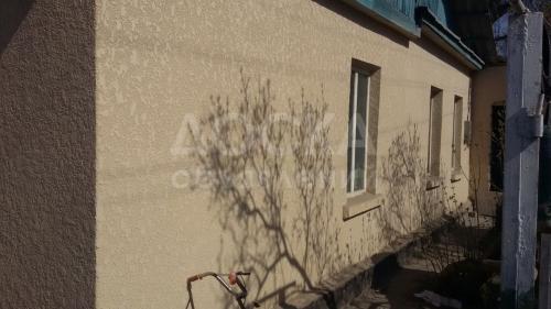 Продаю полдома 4:3-ком., 69кв. м., этаж-1, 5,5-сот., стена кирпич, Пишпек, ул.Крылова.