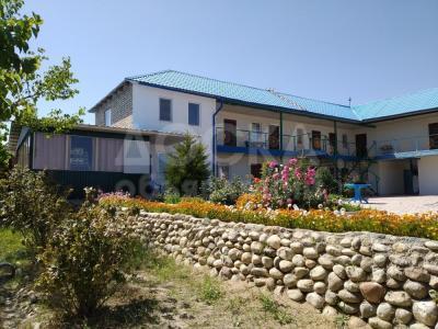 Продаю дом 20-ком. 700кв. м., этаж-2, 100-сот., стена кирпич, Тонкий район, село Бар Булак, побережье.