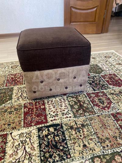 Продаю пуфики, стол, стулья. Б/у духовку, микроволновку, обогреватель