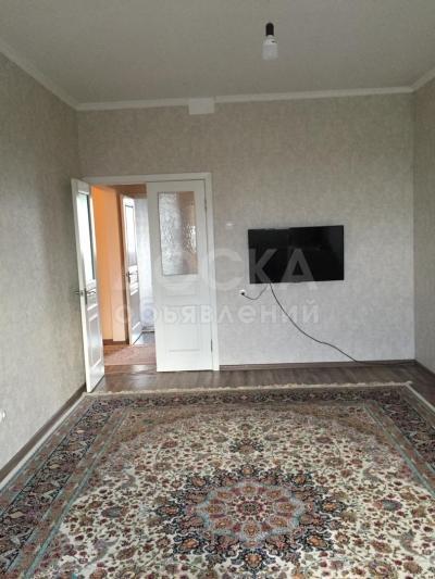 Продаю 2-комнатную квартиру, 68кв. м., этаж - 9/9, мкр Учкун.