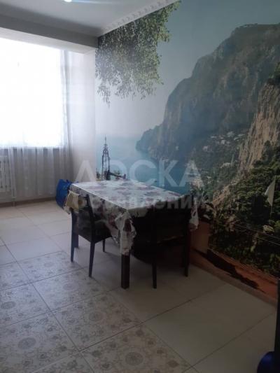 Продаю 3-комнатную квартиру, 113кв. м., этаж - 8/10, 12мкр.