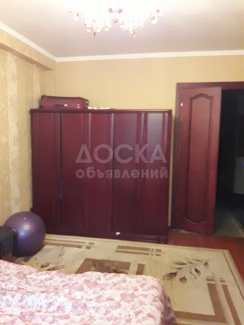 Продам б/у спальный гарнитур