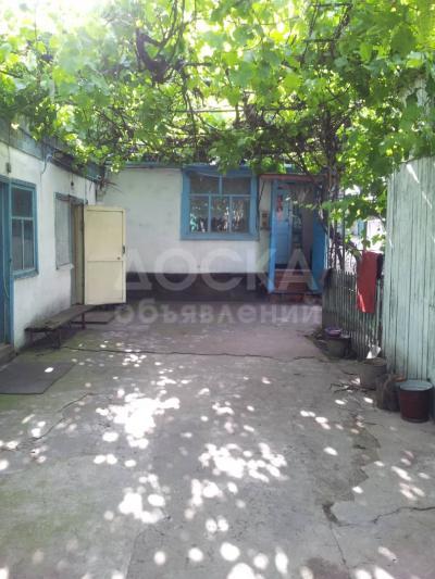 Продаю дом 4-комнатную 1кв. м., этаж-1, 5.5-сот., стена кирпич, ул Ленская.