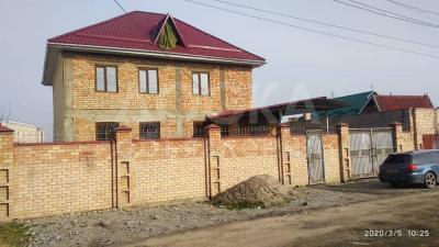 Продаю дом 5-ком. 330кв. м., этаж-2, 8-сот., стена кирпич, село Кок-Жар.