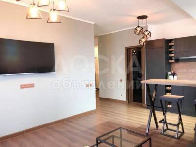 Продаю 2-комнатную квартиру, 62кв. м., этаж - 10/10, Сыдыкова 123 / Тоголок Молдо.